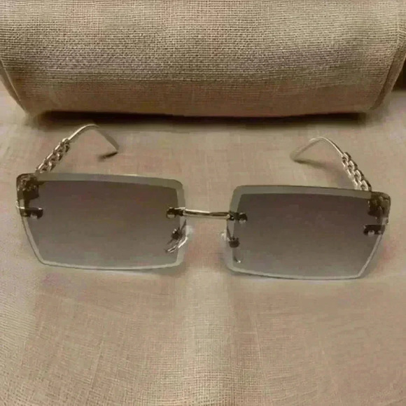 Accessories - Brown Tinted Rectangle Sunglasses